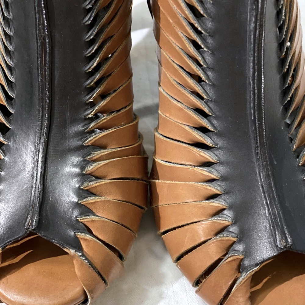 Donald j Pliner black & tan twisted leather heels women’s size 6